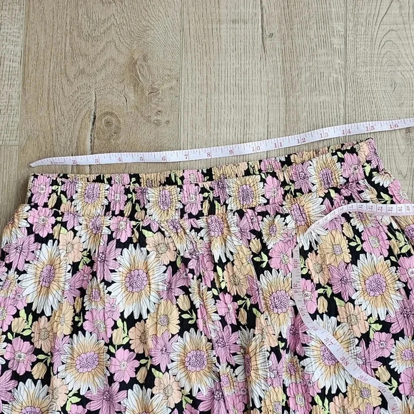 Floral elastic waist shorts - Picture 5 of 7
